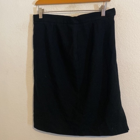 JONES NEW YORK SOLID BLACK SKIRT SIZE 10